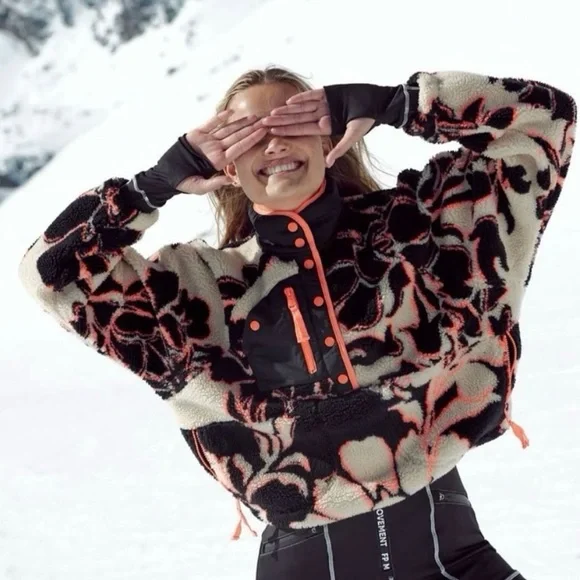 NWT Free People Hit The Slopes Rocky Ridge Sherpa Pullover Magnolia Floral Combo - Picture 3 of 8